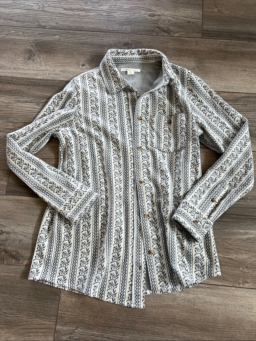 O’Neill Women’s Patterned Button-Up Shirt - Cream & Navy